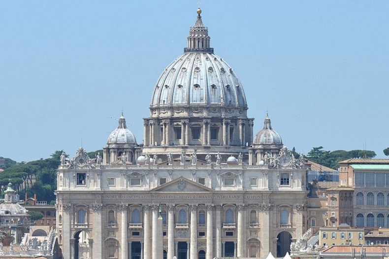Rom - Petersdom aussen - Bild von Annett_Klingner auf Pixabay